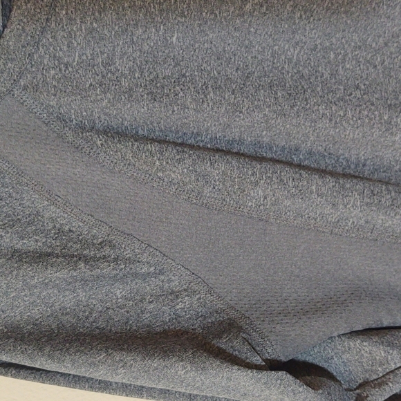 Danskin Now Women's Long sleeve workout shirt - Picture 2 of 6